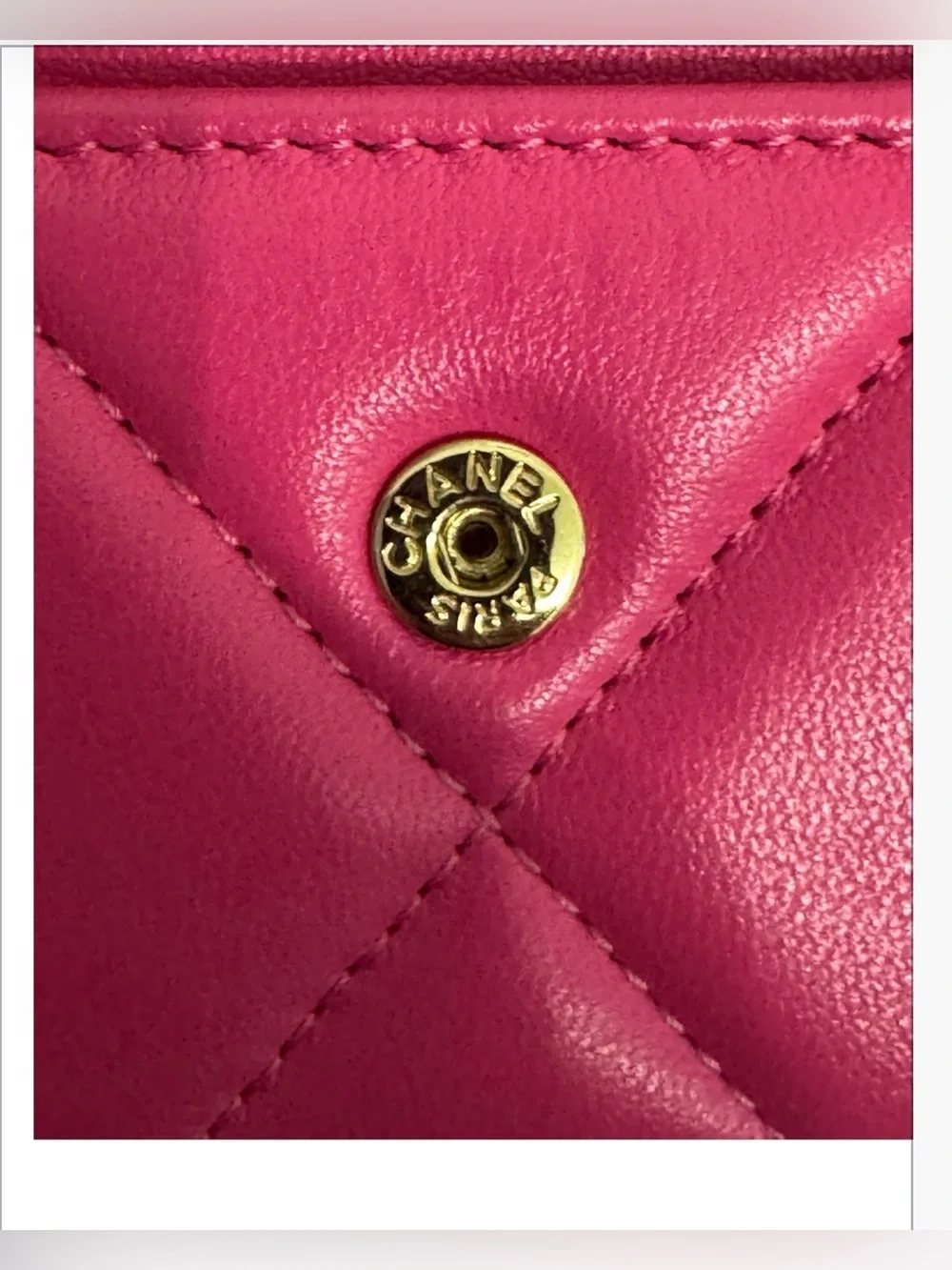 CHANEL 19 Quilted Chain-Logo Wallet cardholder
